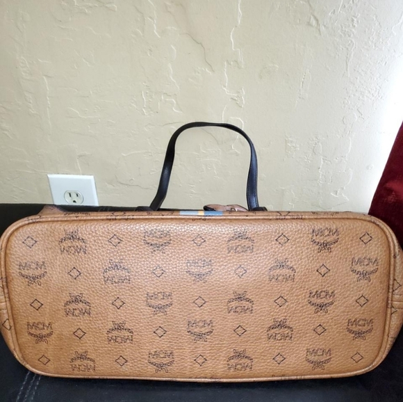 MCM Tote Bag - Picture 7 of 16